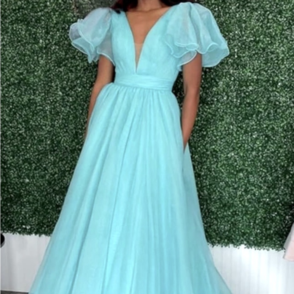 NEW Blue organza ballgown for teen pageants, prom, HOCO, quinceanera, Sweet 16.